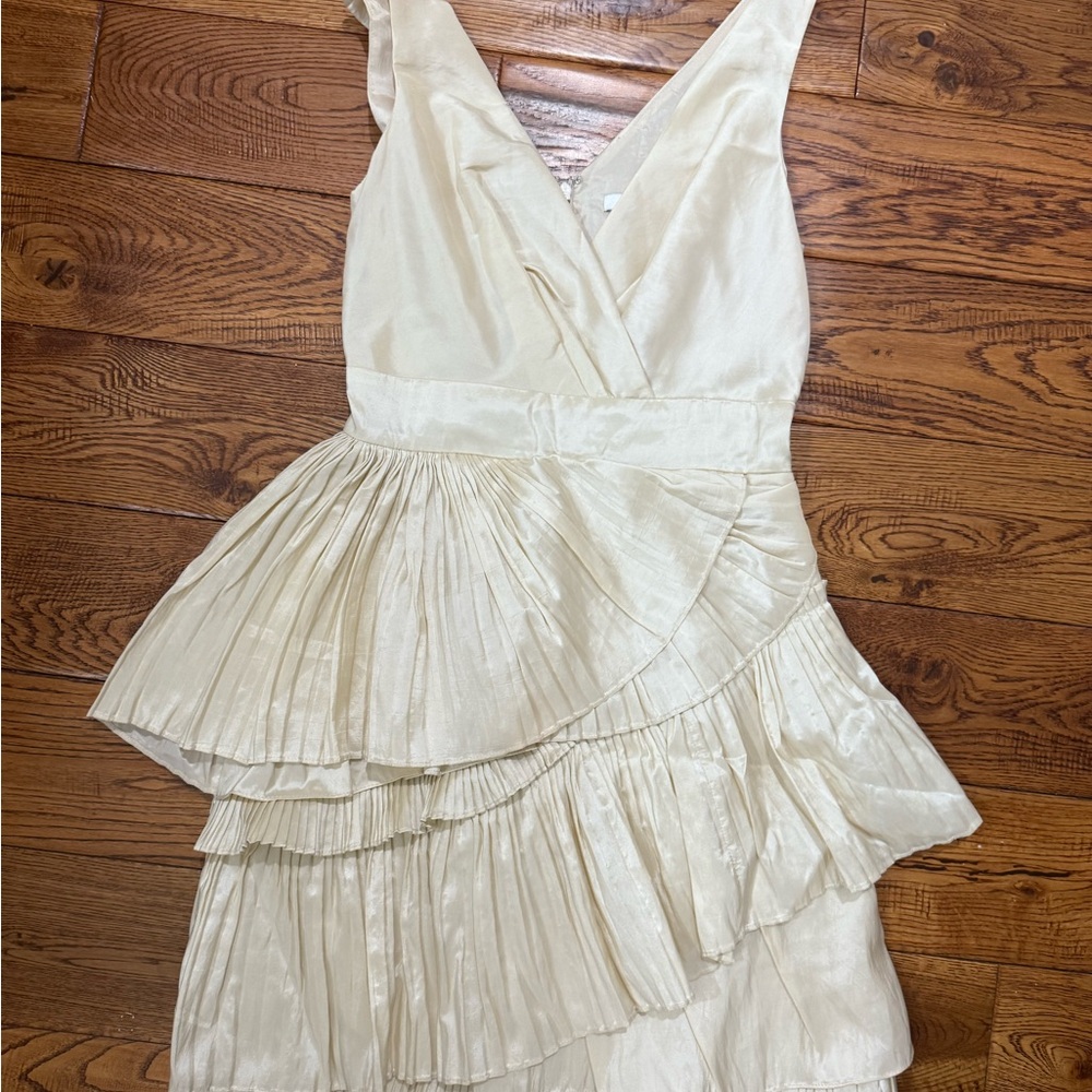Elegant Cream Sleeveless Dress